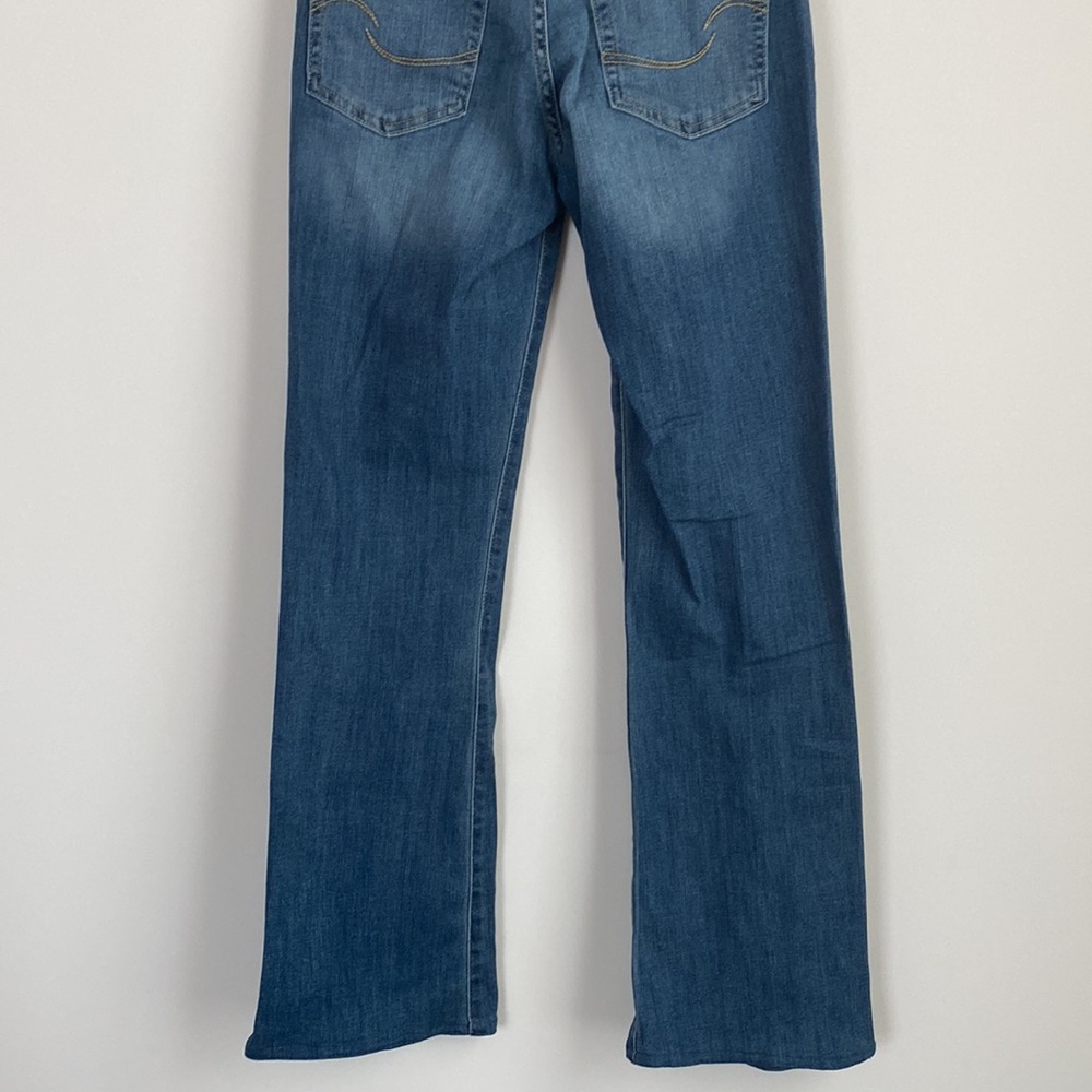 Levi’s Bootcut Totally Shaping Jeans - Picture 11 of 12